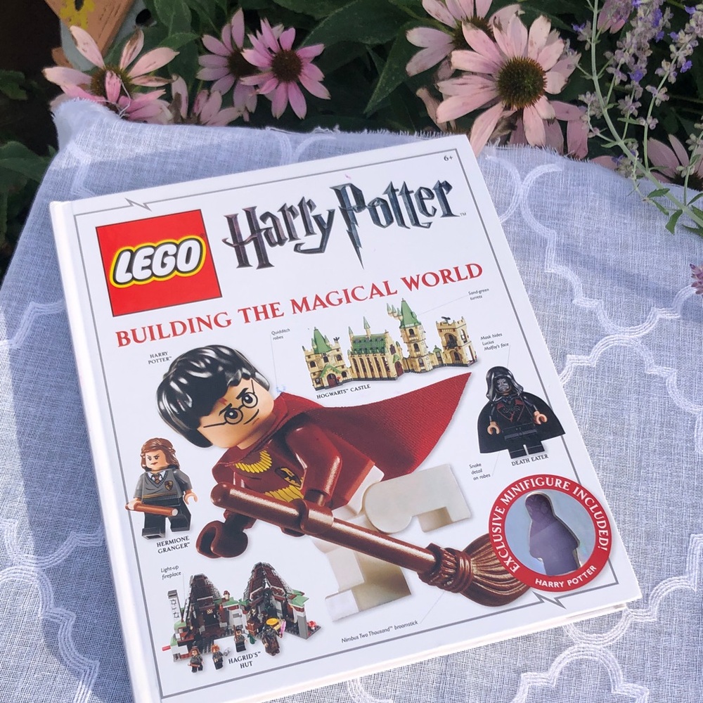 HARRY POTTER LEGO Building the Magical World large sturdy book
